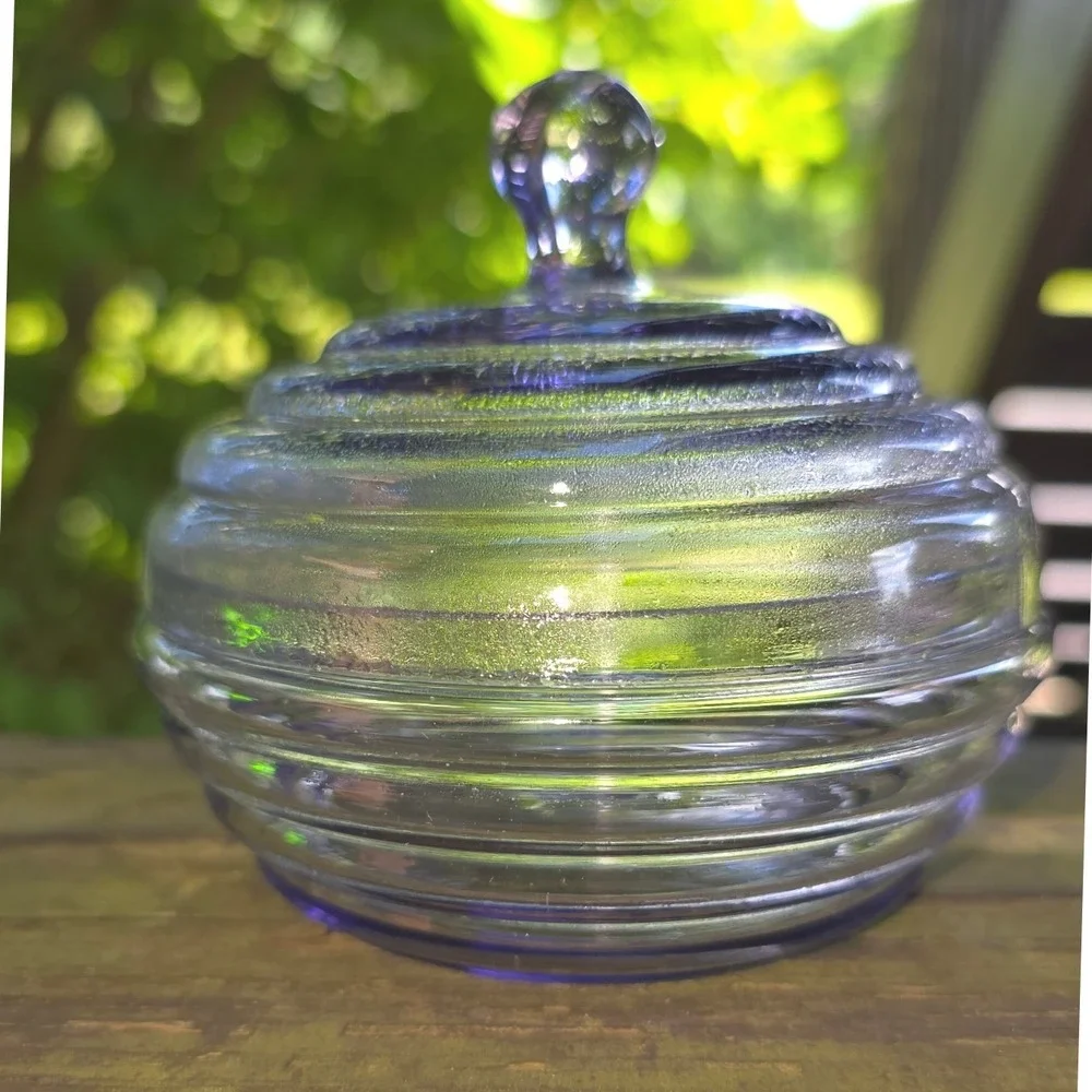 Vintage Lavender Purple Ribbed Glass Beehive Lidded‎ Trinket Dish Powder Jar